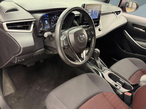 Used 2025 Toyota Corolla SE FWD image 3