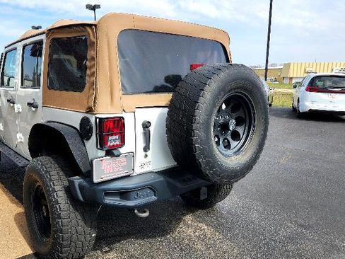 Used 2018 Jeep Wrangler Unlimited Sport image 6