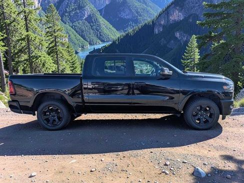 Used 2025 RAM 1500 Big Horn AWD/4WD image 7