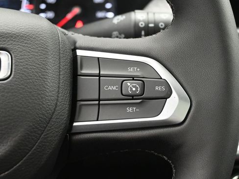 New 2025 Jeep Compass Latitude w/ Sun & Sound Group image 12