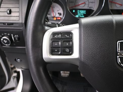 Used 2013 Dodge Challenger R/T image 28