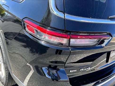 Used 2022 Jeep Grand Cherokee L Limited image 28