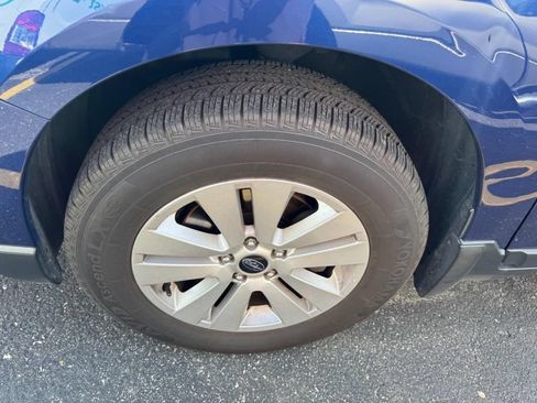 Used 2017 Subaru Outback 2.5i Premium AWD/4WD image 3