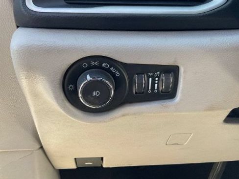 Used 2022 Chrysler Pacifica Touring-L FWD image 20