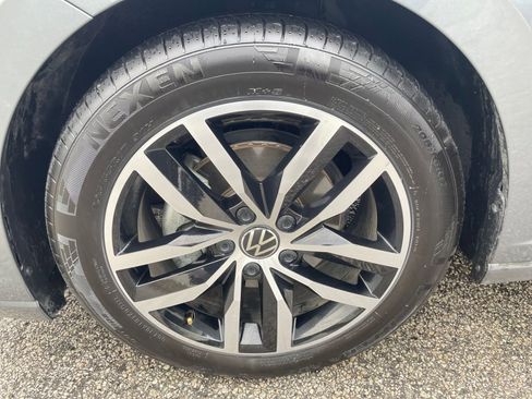 Used 2025 Volkswagen Jetta SE image 30