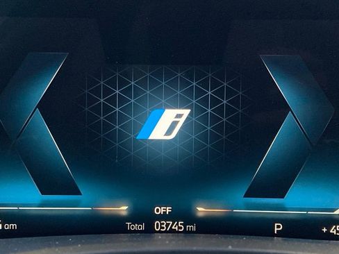 Used 2025 BMW X5 xDrive50e w/ M Sport Package image 17