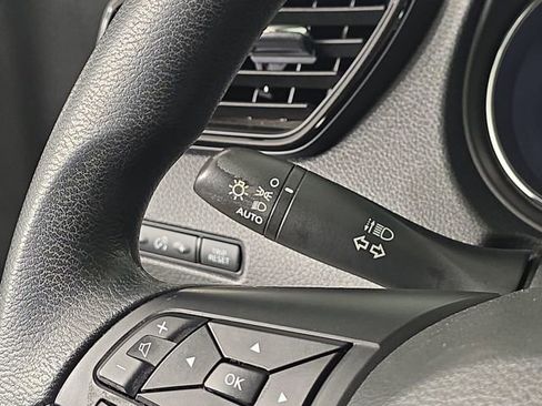 Used 2019 Nissan Rogue S image 29