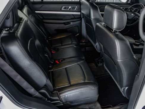 Used 2017 Ford Explorer XLT w/ Equipment Group 202A image 34