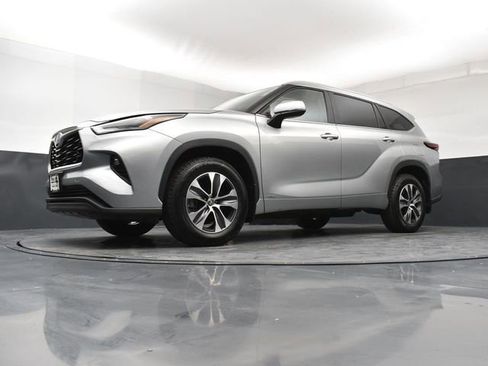 Used 2024 Toyota Highlander XLE image 21
