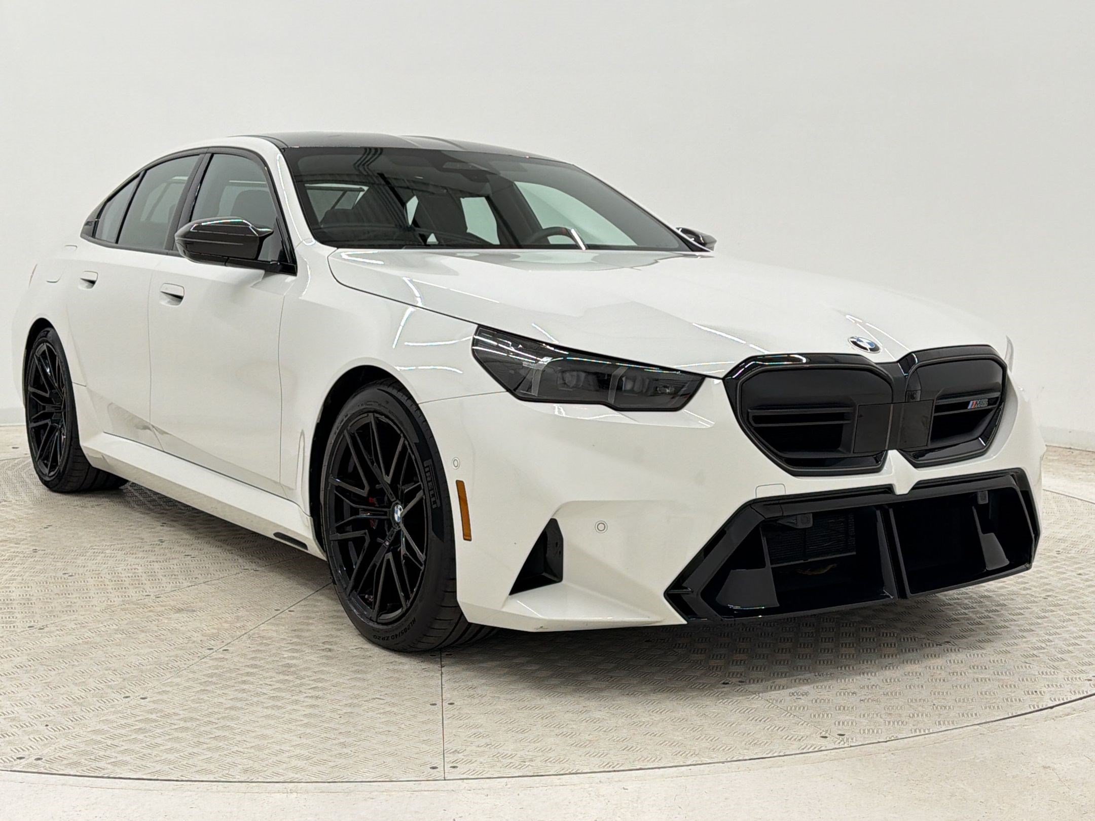 Used 2025 BMW M5 w/ Carbon Package AWD/4WD image 7