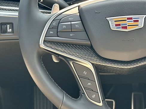 New 2026 Cadillac XT5 Sportv w/ LPO, Premium Carpet Package AWD/4WD image 7