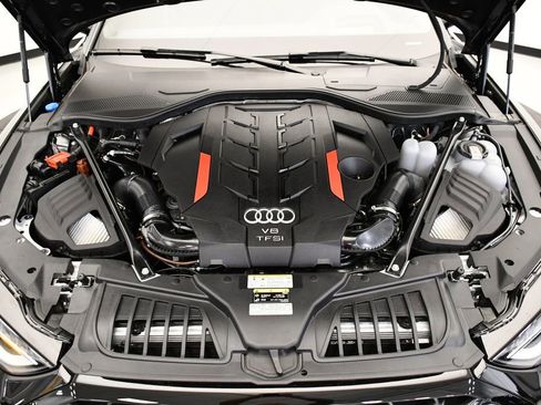 Used 2025 Audi S8 image 10