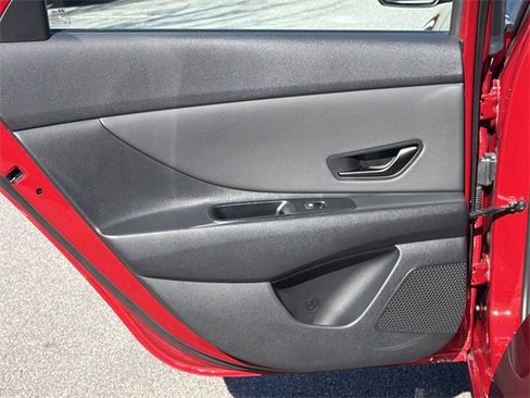 Certified 2025 Hyundai Elantra Sport image 20