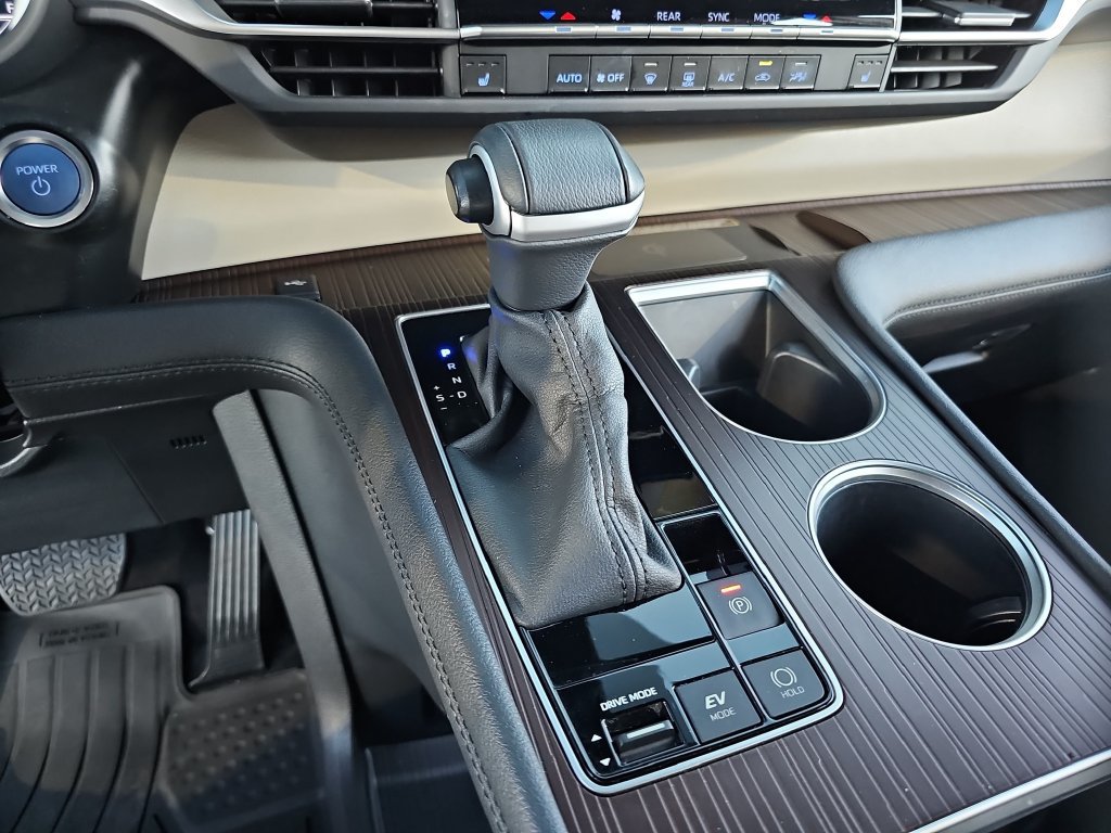 Certified 2024 Toyota Sienna XLE w/ XLE Plus Package FWD image 16