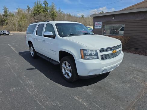 Used 2013 Chevrolet Suburban LT w/ All-Star Edition AWD/4WD image 4
