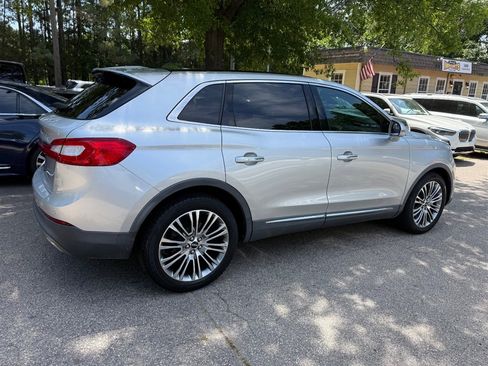 Used 2016 Lincoln MKX Reserve w/ Climate Package FWD image 6