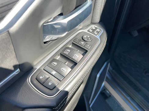 Used 2024 RAM 2500 Laramie w/ Night Edition image 17