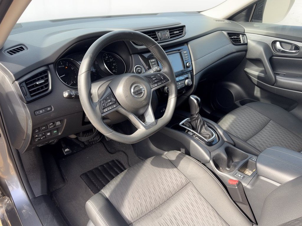 Used 2018 Nissan Rogue SV FWD image 4