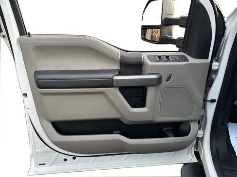 Used 2018 Ford F250 XLT w/ XLT Value Package image 22