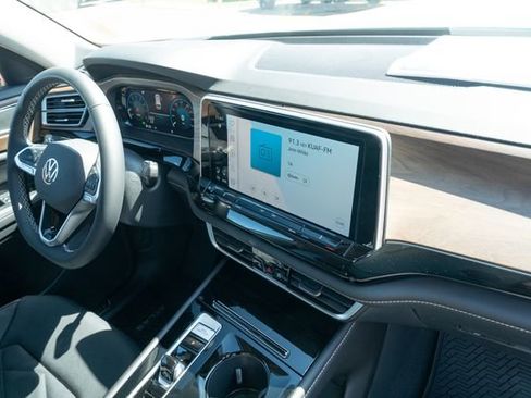 New 2026 Volkswagen Atlas SE FWD image 44