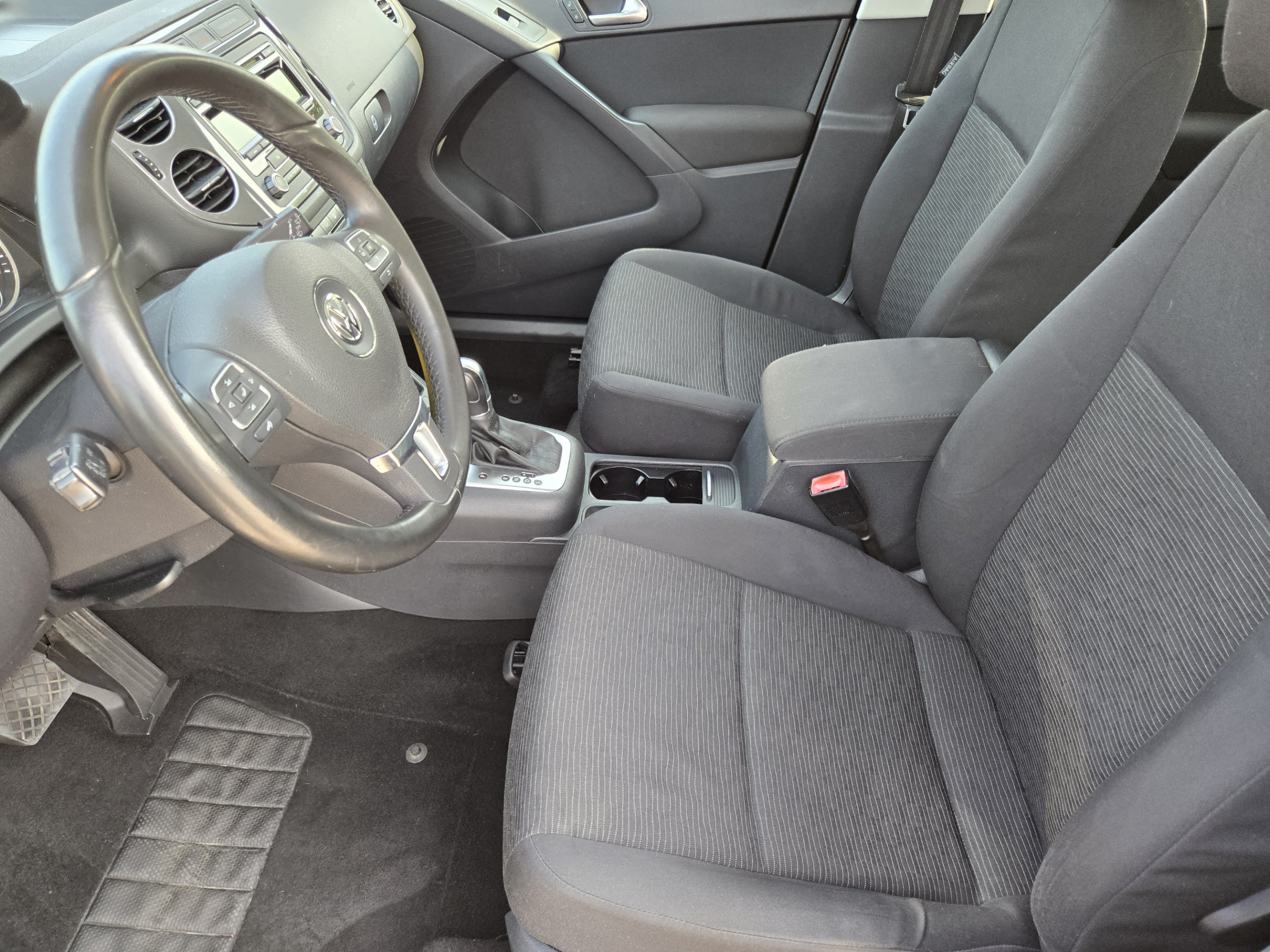 Used 2014 Volkswagen Tiguan S AWD/4WD image 9