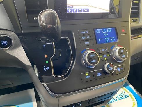 Used 2015 Toyota Sienna XLE w/ XLE Navigation Package AWD/4WD image 19
