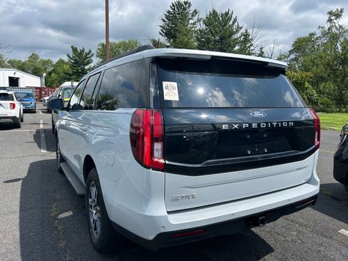Certified 2025 Ford Expedition Active AWD/4WD image 8
