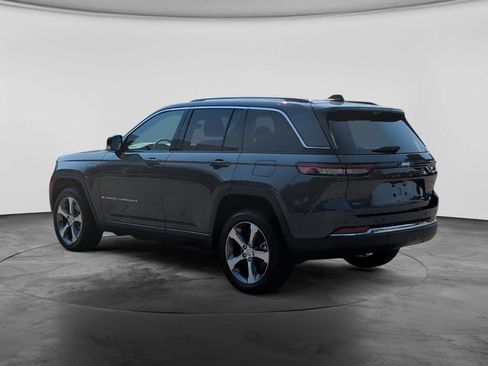 Used 2022 Jeep Grand Cherokee Limited 4xe w/ Luxury Tech Group II AWD/4WD image 5
