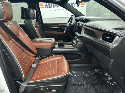 Used 2023 GMC Yukon XL Denali Ultimate AWD/4WD image 19