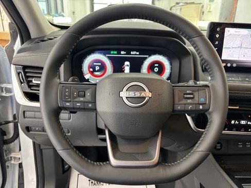 Used 2025 Nissan Rogue SL w/ SL Premium Package AWD/4WD image 13