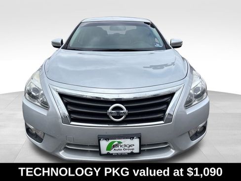 Used 2013 Nissan Altima 3.5 SL w/ Technology Pkg image 2
