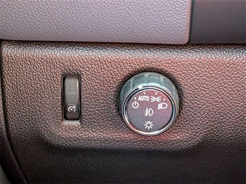 Used 2022 Chevrolet Colorado Z71 w/ Safety Package image 18