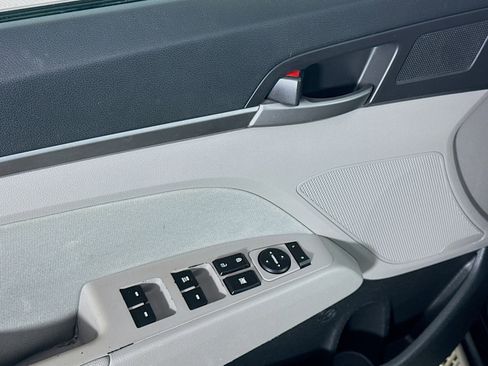 Used 2018 Hyundai Elantra SEL image 23