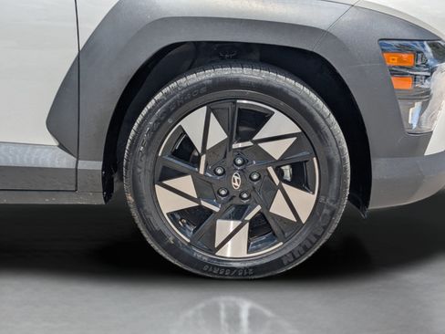 Used 2024 Hyundai Kona SEL FWD image 11