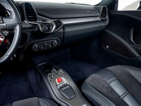 Used 2014 Ferrari 458 Italia image 26