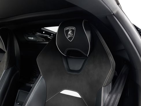 Used 2020 Lamborghini Huracan EVO AWD/4WD image 17