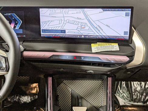 Used 2025 BMW X3 xDrive30i w/ Convenience Package image 33