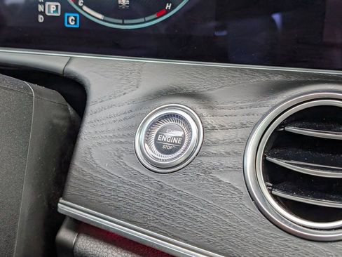 Used 2022 Mercedes-Benz E 350 4MATIC Sedan image 22