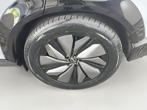 Used 2024 Nissan Ariya AWD image 11