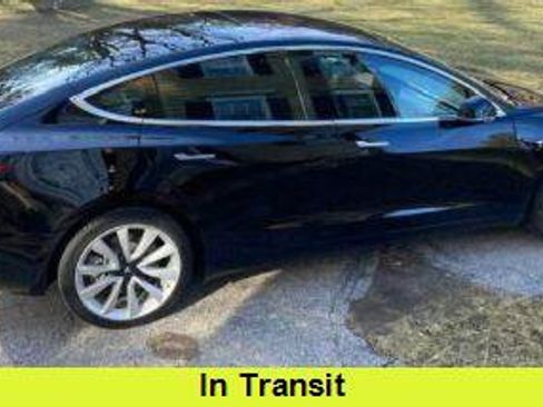 Used 2019 Tesla Model 3 Mid Range RWD image 1