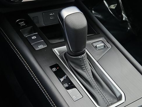 Certified 2025 Nissan Kicks SV w/ SV Premium Package image 16