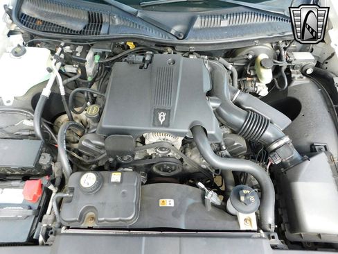 Used 2003 Lincoln Town Car Executive image 23