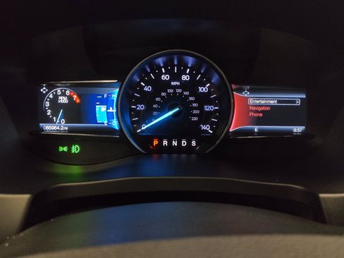 Used 2018 Ford Explorer Limited AWD/4WD image 23