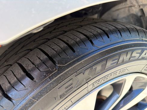 Used 2018 Honda Civic EX image 11