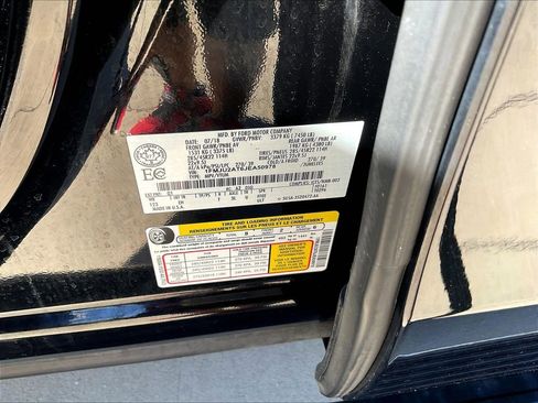 Used 2018 Ford Expedition Limited w/ Equipment Group 302A AWD/4WD image 19