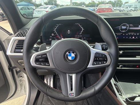 Used 2025 BMW X7 M60i AWD/4WD image 24