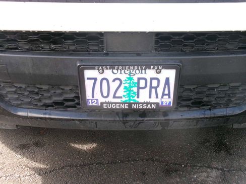 Used 2023 Jeep Grand Cherokee L Laredo image 9