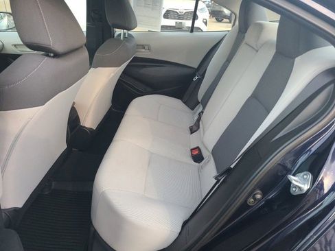 Used 2022 Toyota Corolla LE image 13