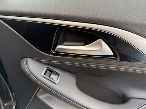 Used 2018 INFINITI QX30 Premium w/ Cargo Package image 32