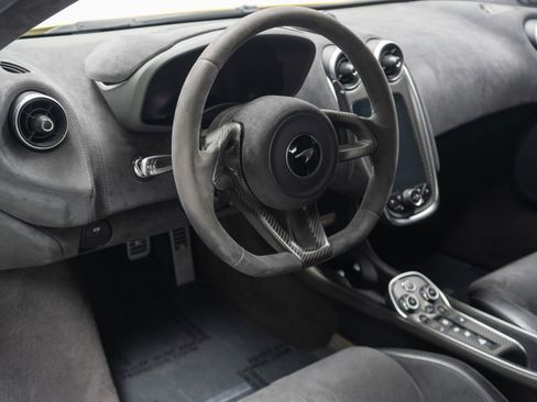 Used 2019 McLaren 600LT RWD image 13